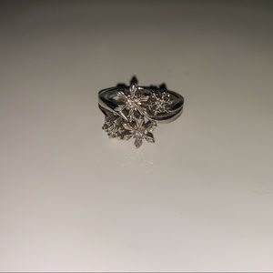 Enchanted Disney Elsa 1/10 CT. T.W. Diamond Ring